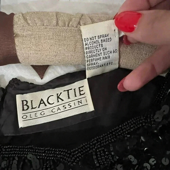 Black Satin Embroidered Top Oleg Cassini size L - Picture 5 of 5